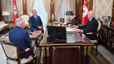 Le président de la République, Kaïs Saïed, a rencontré, mardi, le chef du gouvernement, Kamel Maddouri, et le secrétaire d'État aux Ressources hydrauliques et à la Pêche, Hammadi Habib, au palais de Carthage.