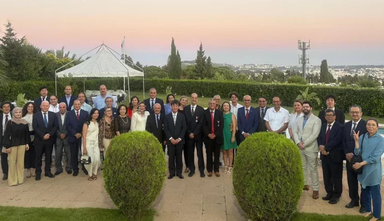 Le professeur Imed Ben Ammar, ancien directeur de l’Institut Bourguiba des Langues Vivantes, a reçu l’Ordre du Soleil Levant, Rayons d’Or avec Rosette.