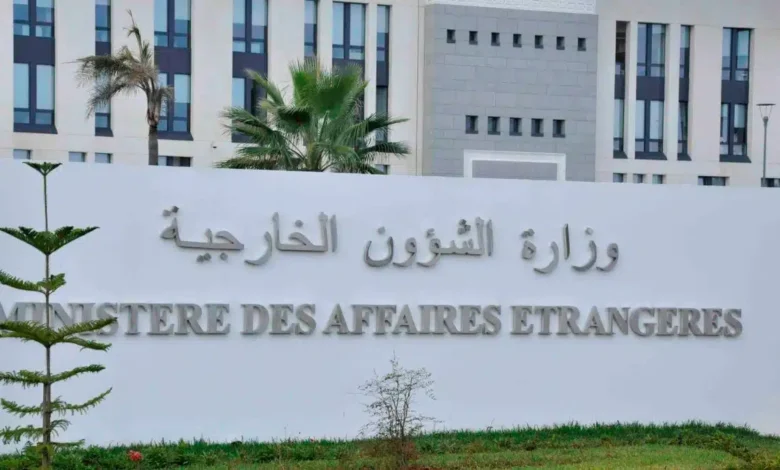 Depuis le 18 septembre 2025, les Algériens n’ont plus besoin de se déplacer au ministère des Affaires étrangères pour légaliser leurs documents destinés à l’étranger.