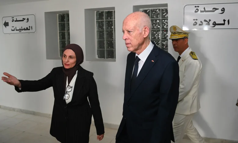 Kaïs Saïed demande d’accélérer la rénovation du centre de maternité de Bizerte