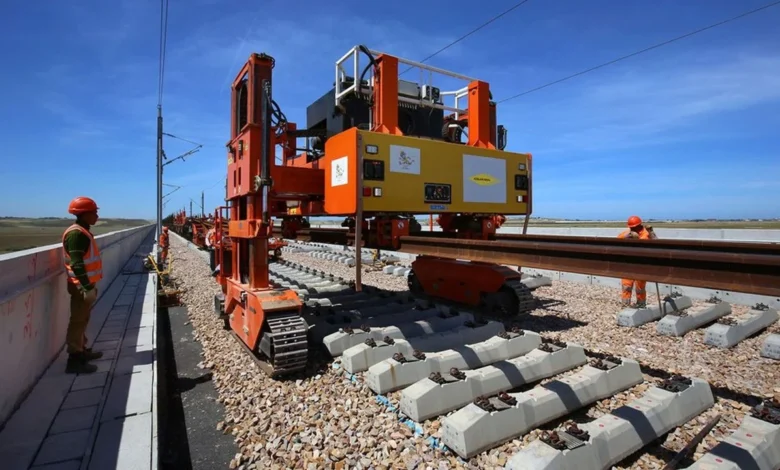 Ligne à grande vitesse Kénitra–Marrakech le Maroc reçoit ses premiers rails de 36 mètres