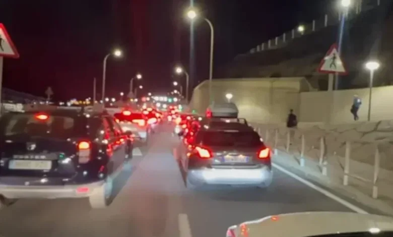 Frontière Maroc – Ceuta : nuit d’enfer au Tarajal, 8 heures d’attente dans le froid