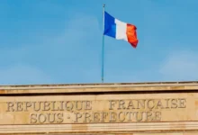 OQTF : la justice oblige la préfecture à enregistrer une nouvelle demande de titre de séjour