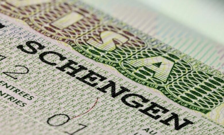 Visa Schengen pour l’Espagne : les Algériens piégés par la “mafia des rendez-vous”