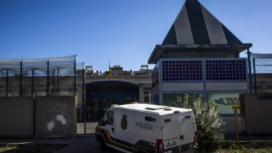 Détenu à Barcelone, un ex-militaire marocain fait grève de la faim pour bloquer son expulsion. Il affirme risquer des représailles au Maroc.