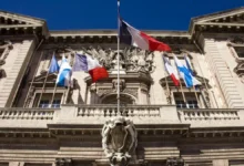 France : un influenceur algérien visé par trois OQTF obtient finalement un titre de séjour