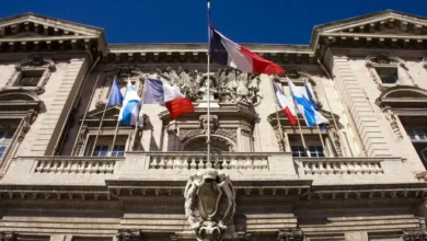 France : un influenceur algérien visé par trois OQTF obtient finalement un titre de séjour