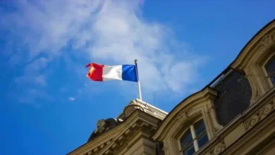 Titres de séjour et OQTF Laurent Nuñez change-t-il vraiment de cap