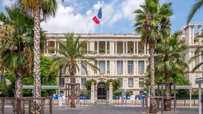 France il décroche un CDI dans un métier en tension, mais reçoit une OQTF