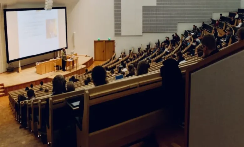 France : l'université de Caen signe une convention pour faciliter les titres de séjour des étudiants étrangers