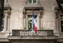 Titres de séjour plus de 200 élus demandent au préfet des Hauts-de-Seine de débloquer les dossiers