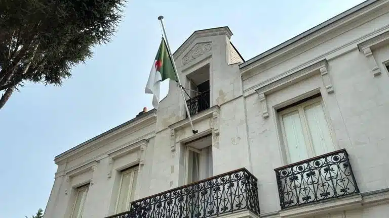 Algériens de la diaspora deux consuls expliquent comment transférer son dossier après un déménagement