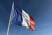 Titres de séjour la France réduit le délai à 90 jours, mais le silence vaut refus